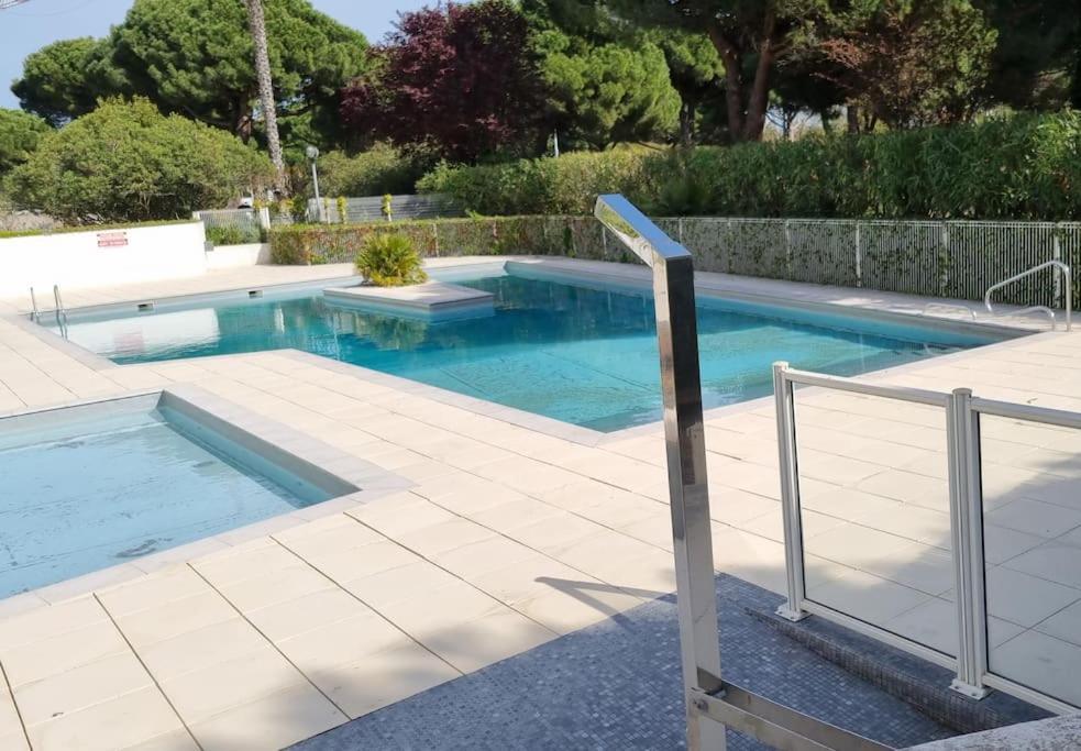 Superbe T2 Tout Confort 3 Etoiles, Entierement Renove Avec Piscine, Parking, Clim, Wifi, Netflix La Grande-Motte Kültér fotó