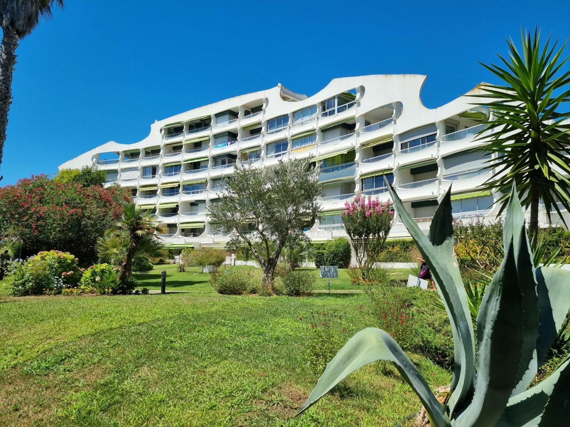 Superbe T2 Tout Confort 3 Etoiles, Entierement Renove Avec Piscine, Parking, Clim, Wifi, Netflix La Grande-Motte Kültér fotó
